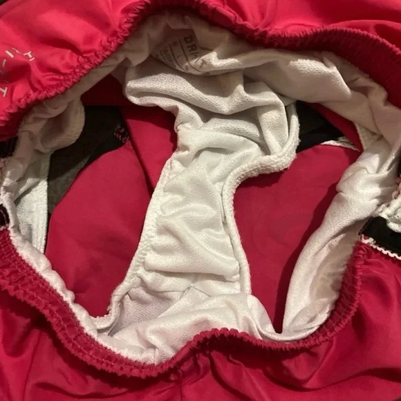 Nike Girls' Grey Logo Tee & Pink Athletic Shorts Set Size 5/6 - Picture 5 of 12